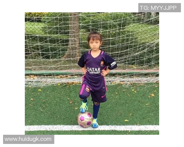 从足球场边的球童到世界级球星的蜕变之路 从足球场边的球童到世界级球星的蜕变之路